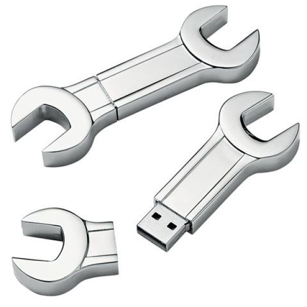 8 GB kaiverrettu USB-muistitikku jakoavaimen muodossa