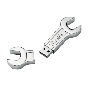 8 GB kaiverrettu USB-muistitikku jakoavaimen muodossa