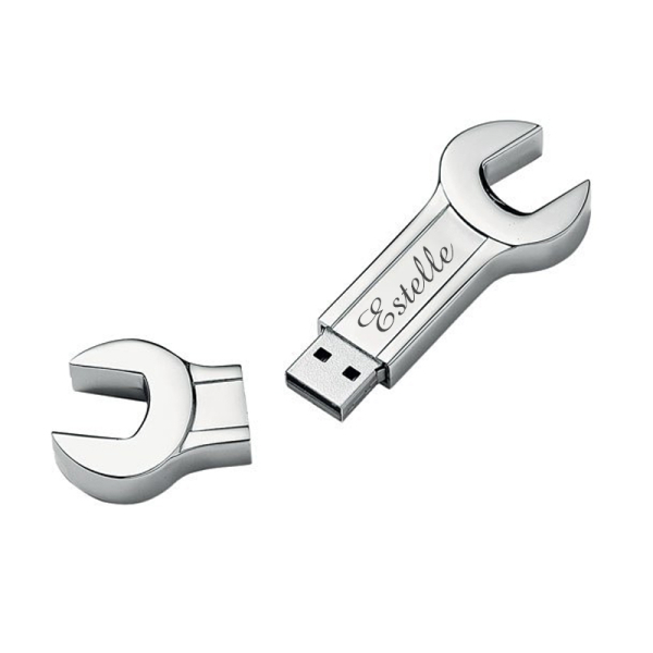 8 GB kaiverrettu USB-muistitikku jakoavaimen muodossa