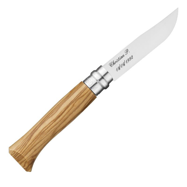 Kaiverrettu Opinel nro 8 -veitsi oliivipuusta
