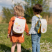 Henkil&ouml;kohtainen lasten reppu, jossa on skootterikirjonta