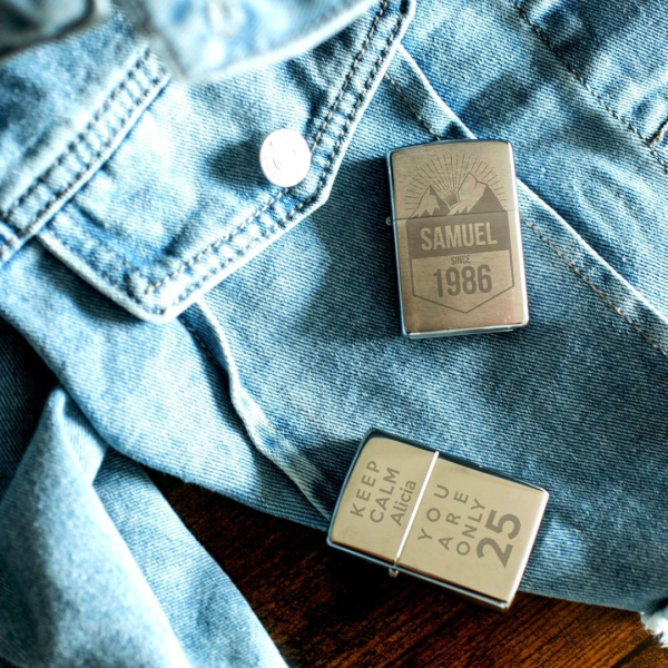 Personoitu Zippo&reg; vuosip&auml;iv&auml;n sytytin